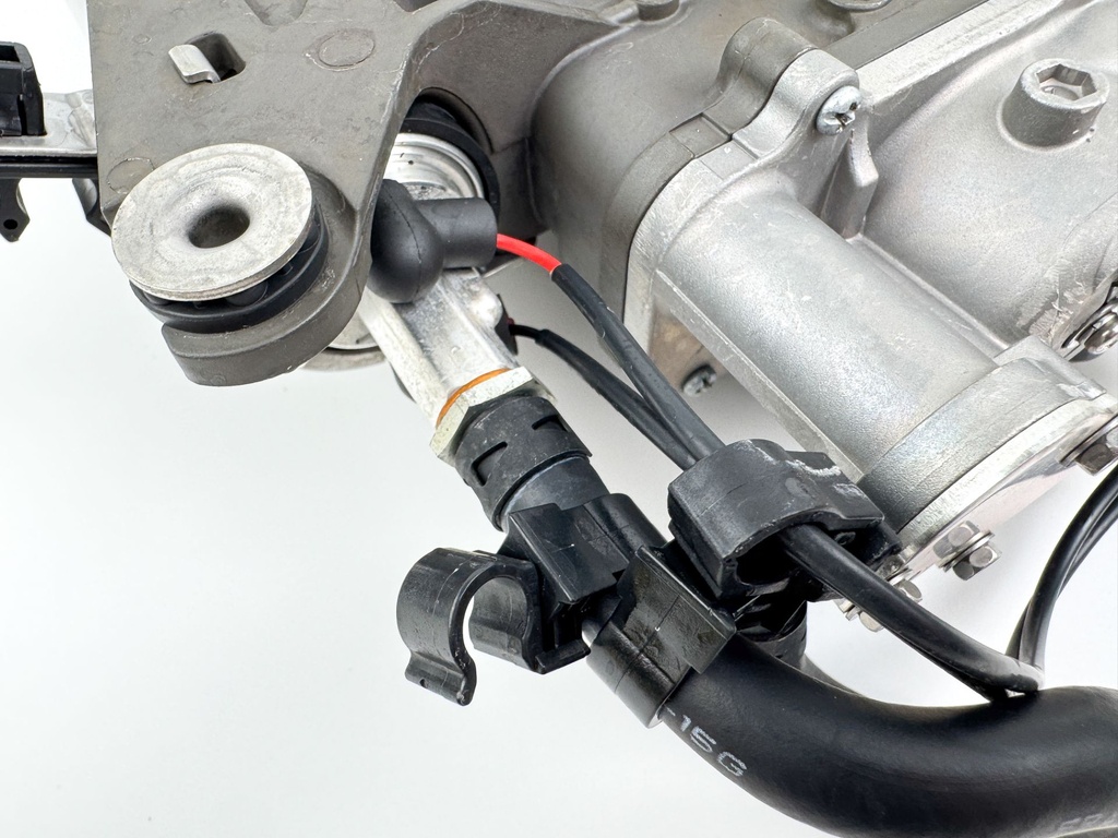 2010 Yamaha 250 HP 4 Stroke Outboard VST Float Chamber Assembly 6CB-14180-01-00 OEM