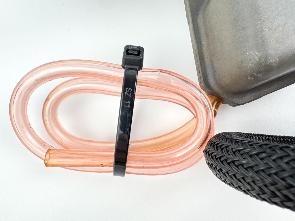 2010 Yamaha 250 HP 4 Stroke Outboard VST Float Chamber Assembly 6CB-14180-01-00 OEM