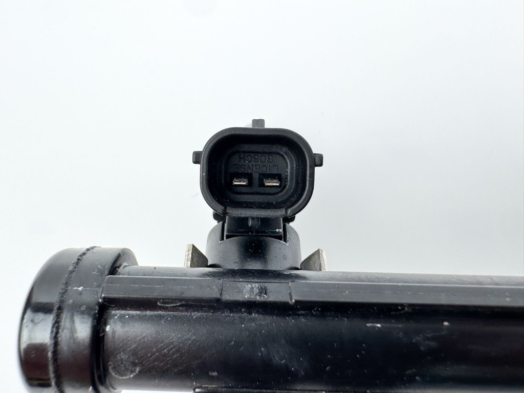 2010 Yamaha 250 HP 4 Stroke Outboard Fuel Injector Set W/ Rail 6AW-13761-00-00 OEM