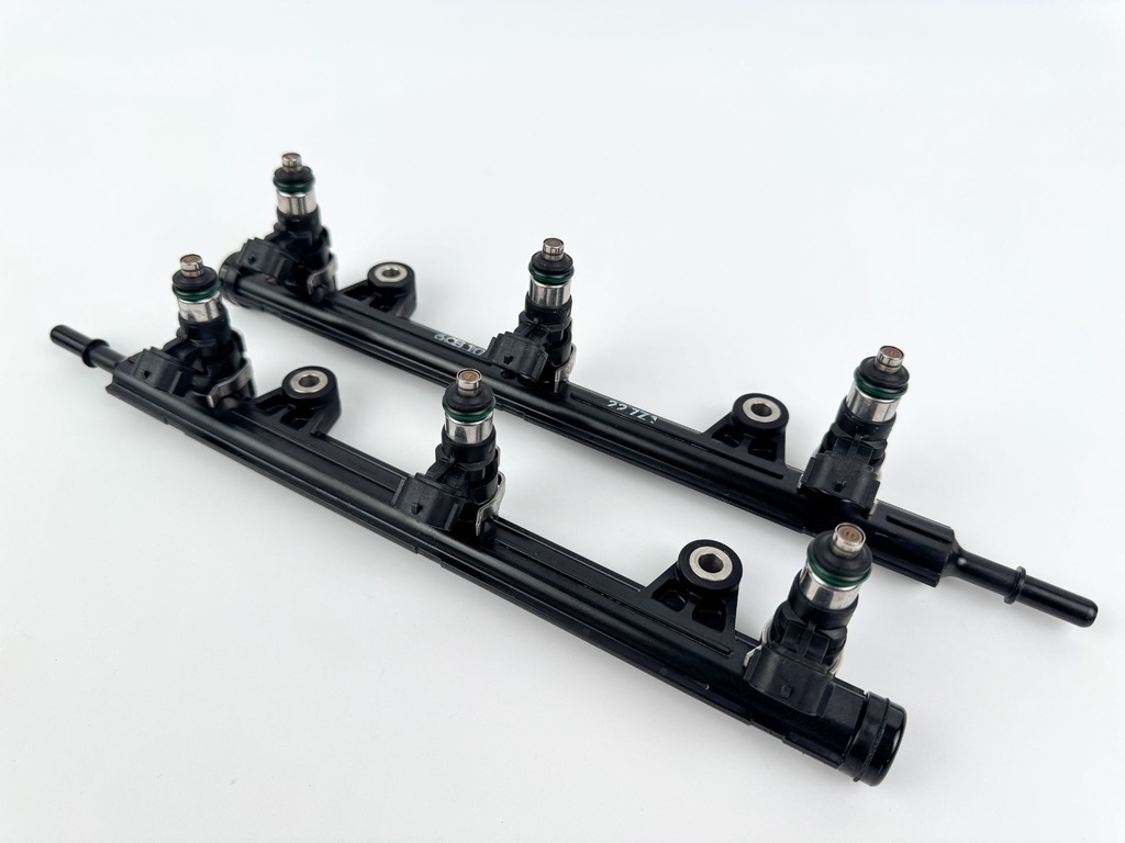 2010 Yamaha 250 HP 4 Stroke Outboard Fuel Injector Set W/ Rail 6AW-13761-00-00 OEM