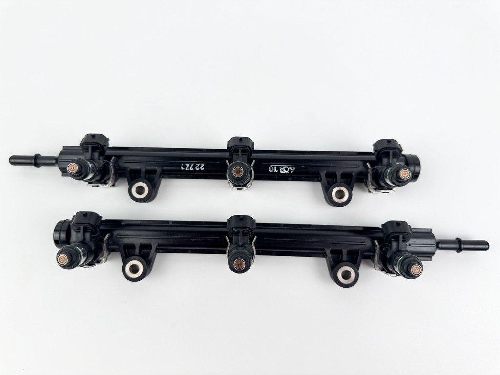 2010 Yamaha 250 HP 4 Stroke Outboard Fuel Injector Set W/ Rail 6AW-13761-00-00 OEM