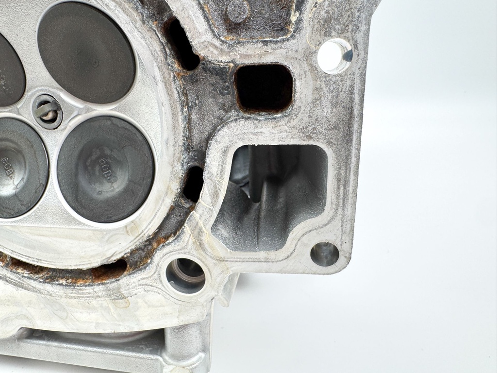 2010 Yamaha 250HP 4 Stroke Outboard Starboard Cylinder Head 6CB-W009A-00-00 Vmax