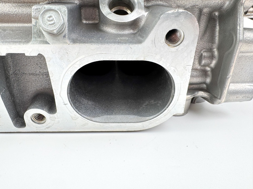 2010 Yamaha 250HP 4 Stroke Outboard Starboard Cylinder Head 6CB-W009A-00-00 Vmax