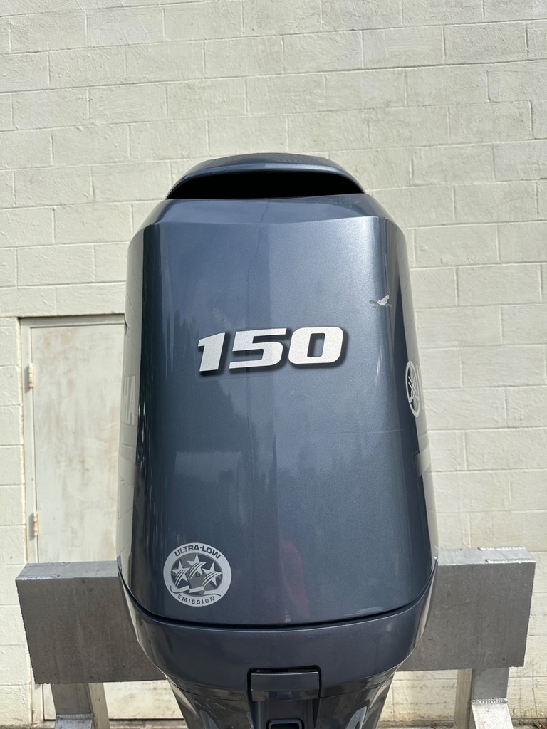 2014 Yamaha 150HP 4 Stroke Outboard Engine W/ 25” Shaft - 264 Hours