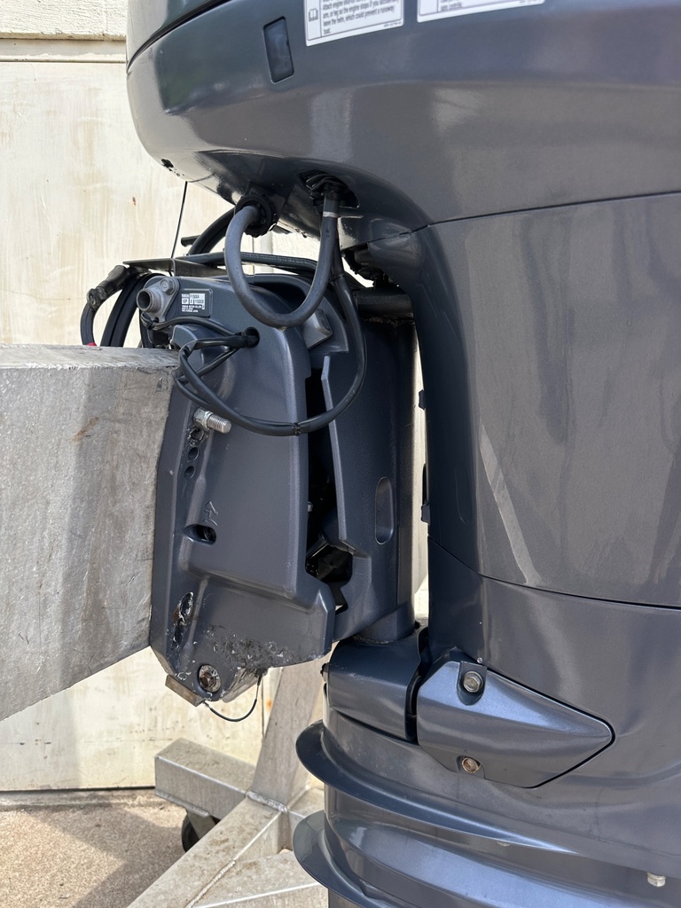 2014 Yamaha 150HP 4 Stroke Outboard Engine W/ 25” Shaft - 264 Hours