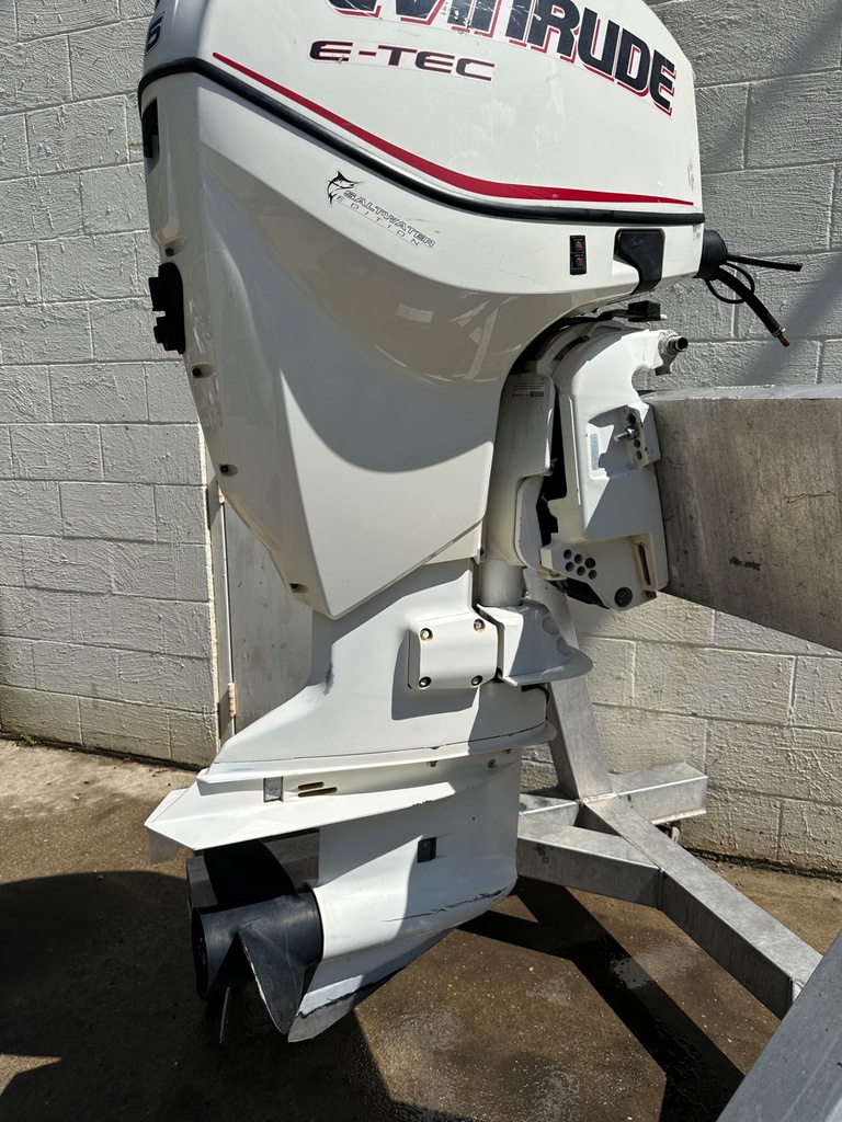 2008 Evinrude 115HP Etec 2 Stroke Outboard Engine W/ 25" Shaft E115DPXSCR