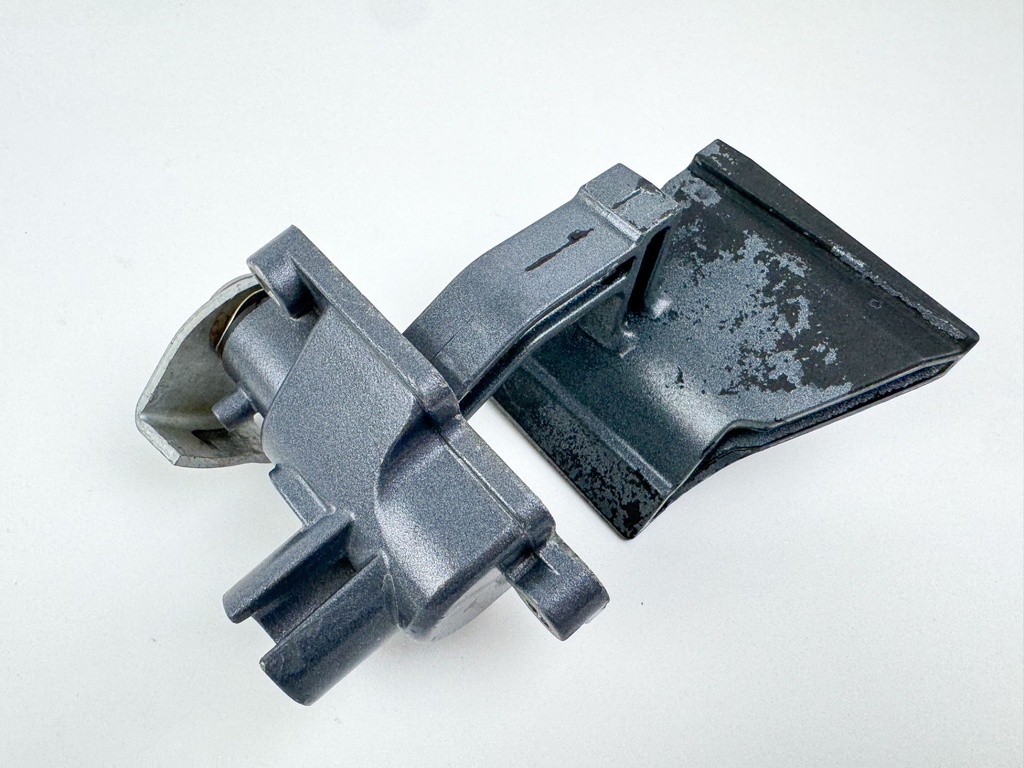 2002 Yamaha 225 HP 4 Stroke Outboard Latch Handle Set 69J-42816-00-8D OEM