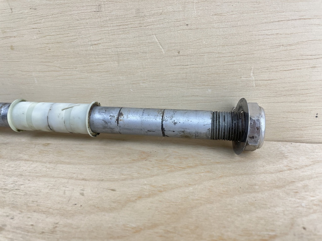 Yamaha 90HP 2 Stroke Outboard Tilt Tube Assembly Clamp Bracket Bolt 688-43131-03-00