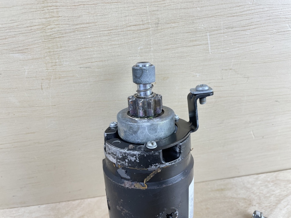 2003 Yamaha 90HP 2 Stroke Outboard Engine Starter Motor Assembly 688-81800-12-00