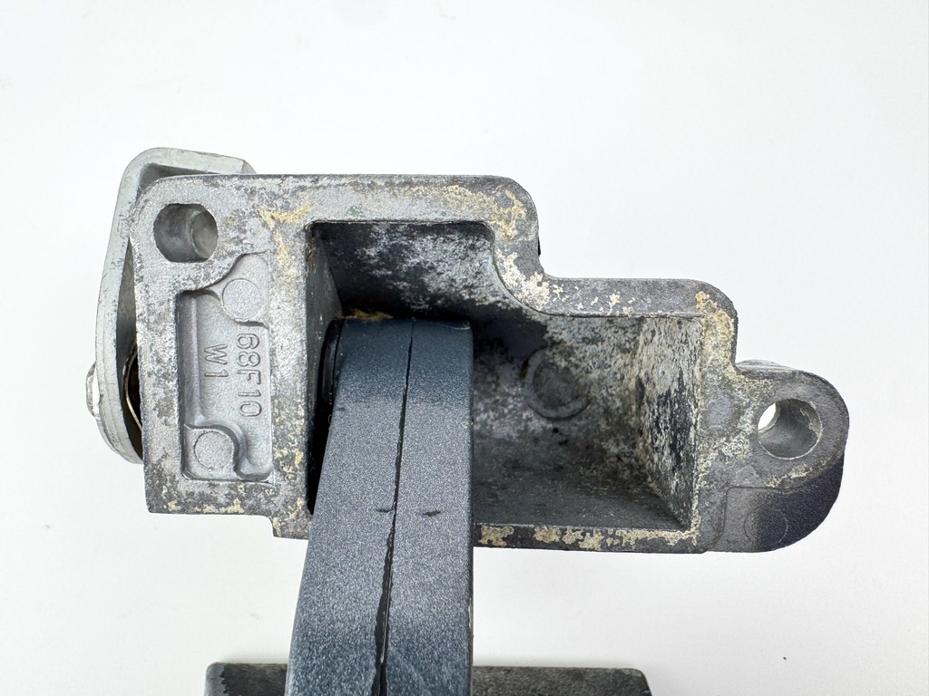 2002 Yamaha 225 HP 4 Stroke Outboard Latch Handle Set 69J-42816-00-8D OEM