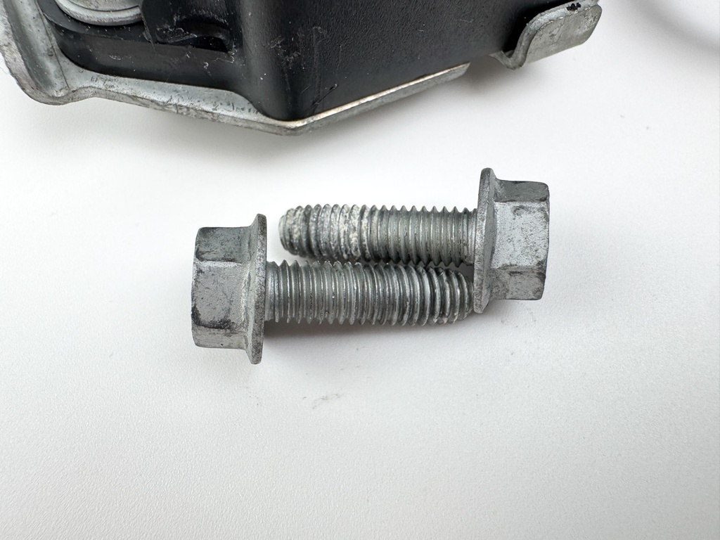 2002 Yamaha 225 HP 4 Stroke Outboard Drive Unit Assembly 69J-86550-00-00 OEM