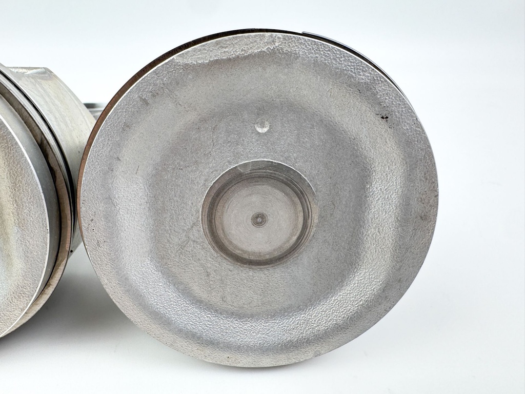 2005 Suzuki 140 HP 4 Stroke Outboard Piston & Connecting Rod Set 12111-92J00 OEM