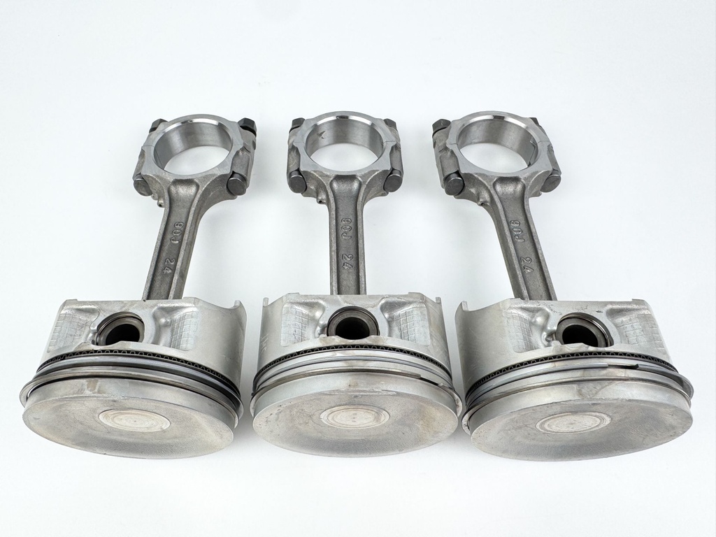 2005 Suzuki 140 HP 4 Stroke Outboard Piston & Connecting Rod Set 12111-92J00 OEM