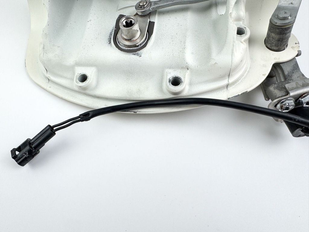 2005 Suzuki Johnson 140 HP 4 Stroke Outboard Engine Holder 51110-90822-0EP OEM