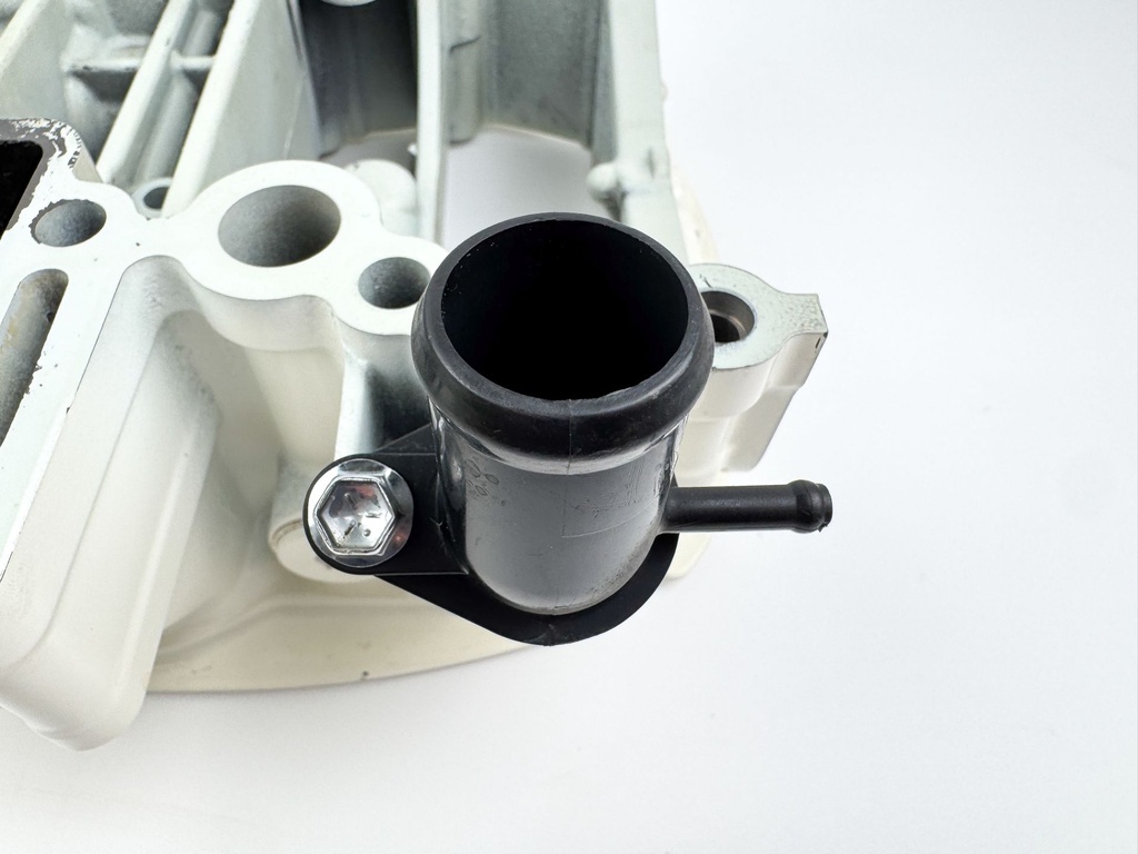 2005 Suzuki Johnson 140 HP 4 Stroke Outboard Engine Holder 51110-90822-0EP OEM