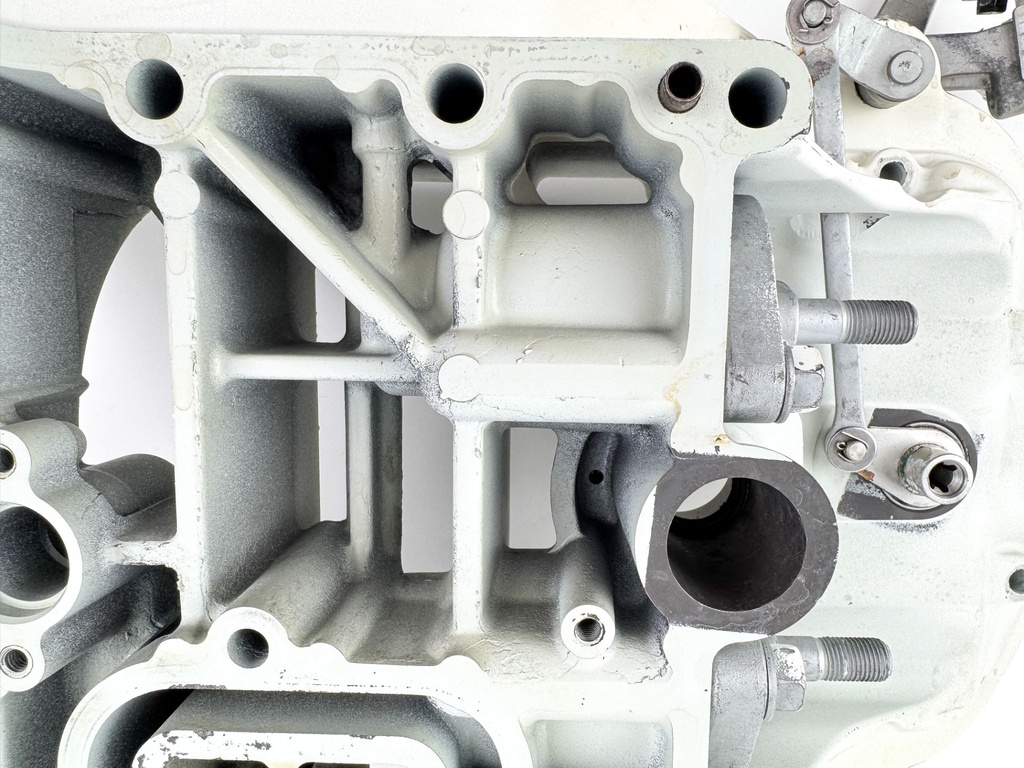 2005 Suzuki Johnson 140 HP 4 Stroke Outboard Engine Holder 51110-90822-0EP OEM