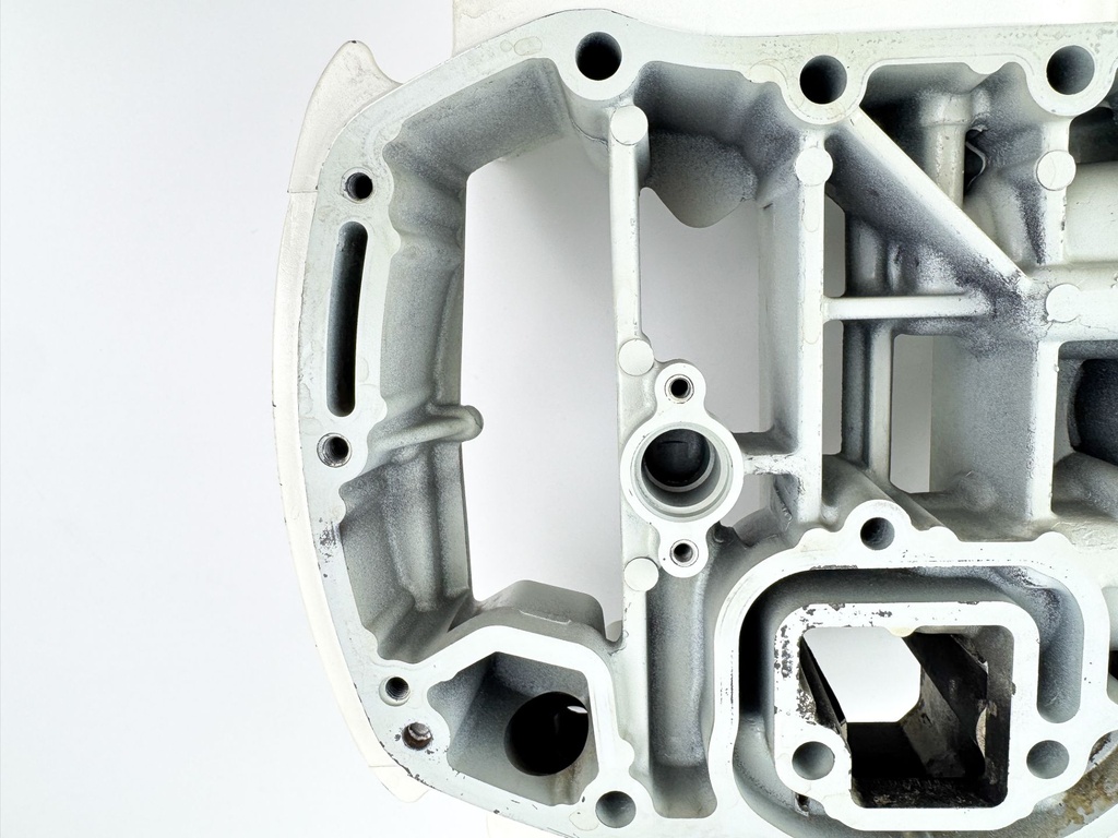 2005 Suzuki Johnson 140 HP 4 Stroke Outboard Engine Holder 51110-90822-0EP OEM