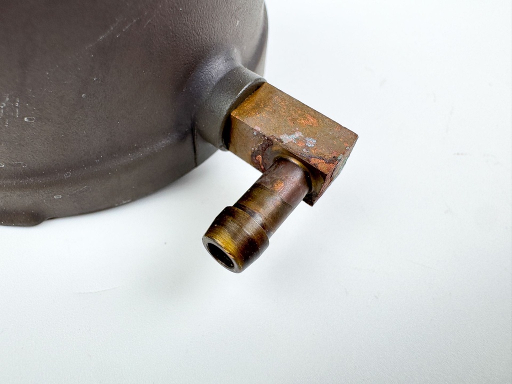 2005 Suzuki 140 HP 4 Stroke Outboard Oil Cooler Assembly 16600-92J11 OEM