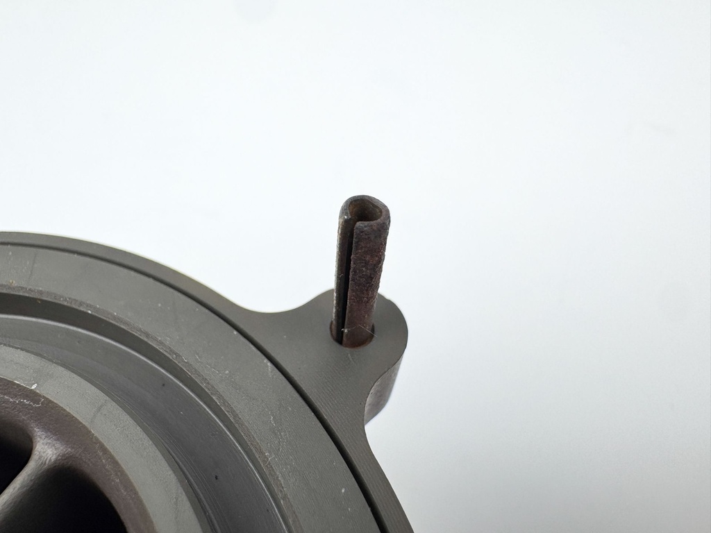 2005 Suzuki 140 HP 4 Stroke Outboard Oil Cooler Assembly 16600-92J11 OEM