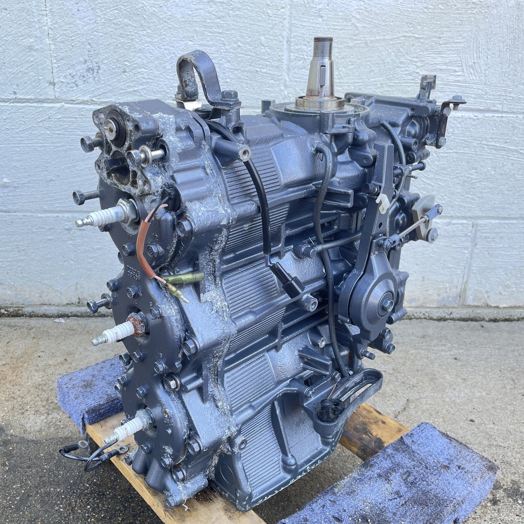 2003 Yamaha 90HP 2 Stroke Powerhead Crankcase No Oil Injection 6H1-15100-02-94 - Broken Studs