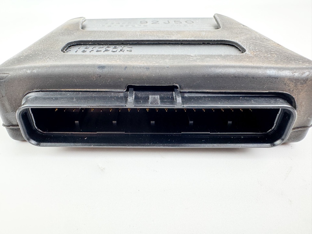 2005 Suzuki DF 140 HP 4 Stroke Outboard Engine Control Unit ECU 33920-92J50 OEM