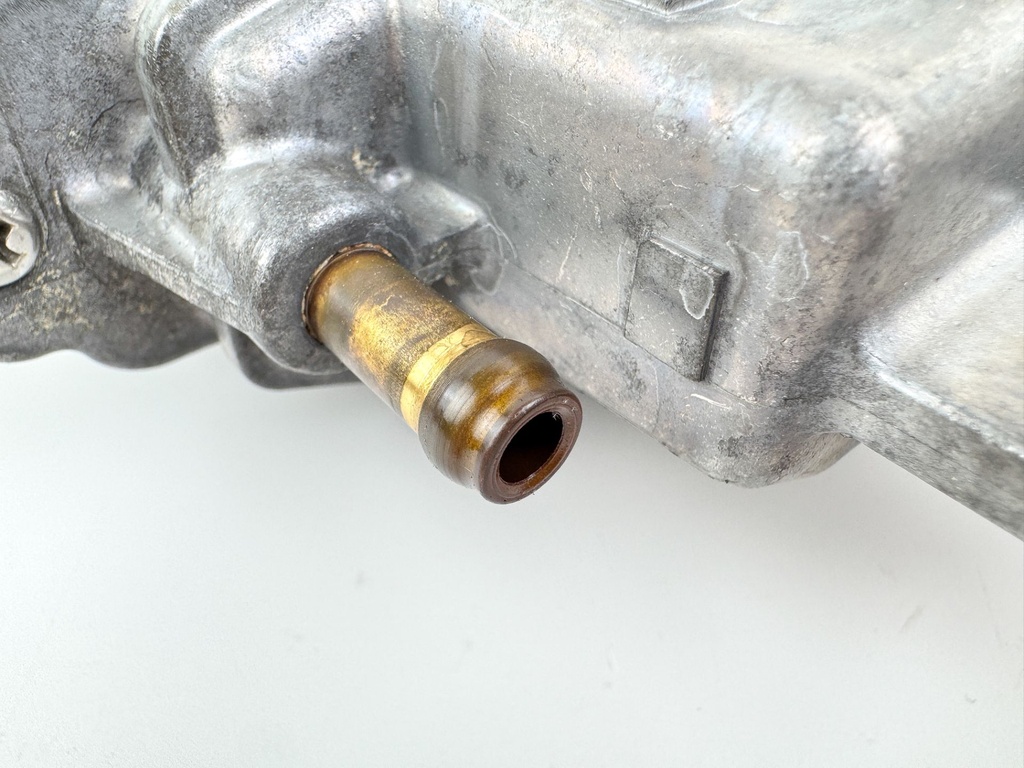 2005 Johnson 140 HP 4 Stroke Outboard Vapor Separator Tank VST 15600-90J01 OEM