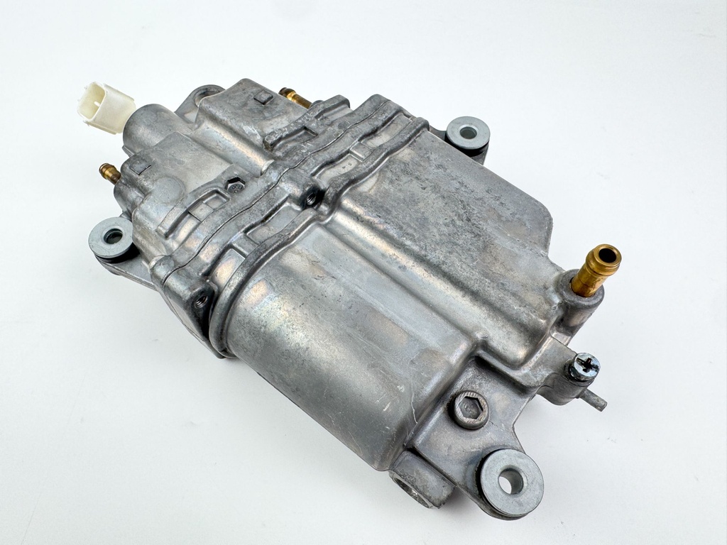 2005 Johnson 140 HP 4 Stroke Outboard Vapor Separator Tank VST 15600-90J01 OEM