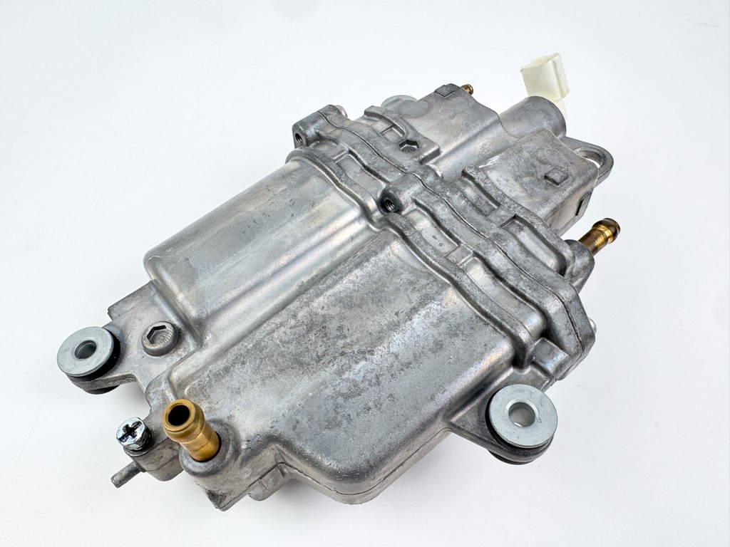 2005 Johnson 140 HP 4 Stroke Outboard Vapor Separator Tank VST 15600-90J01 OEM