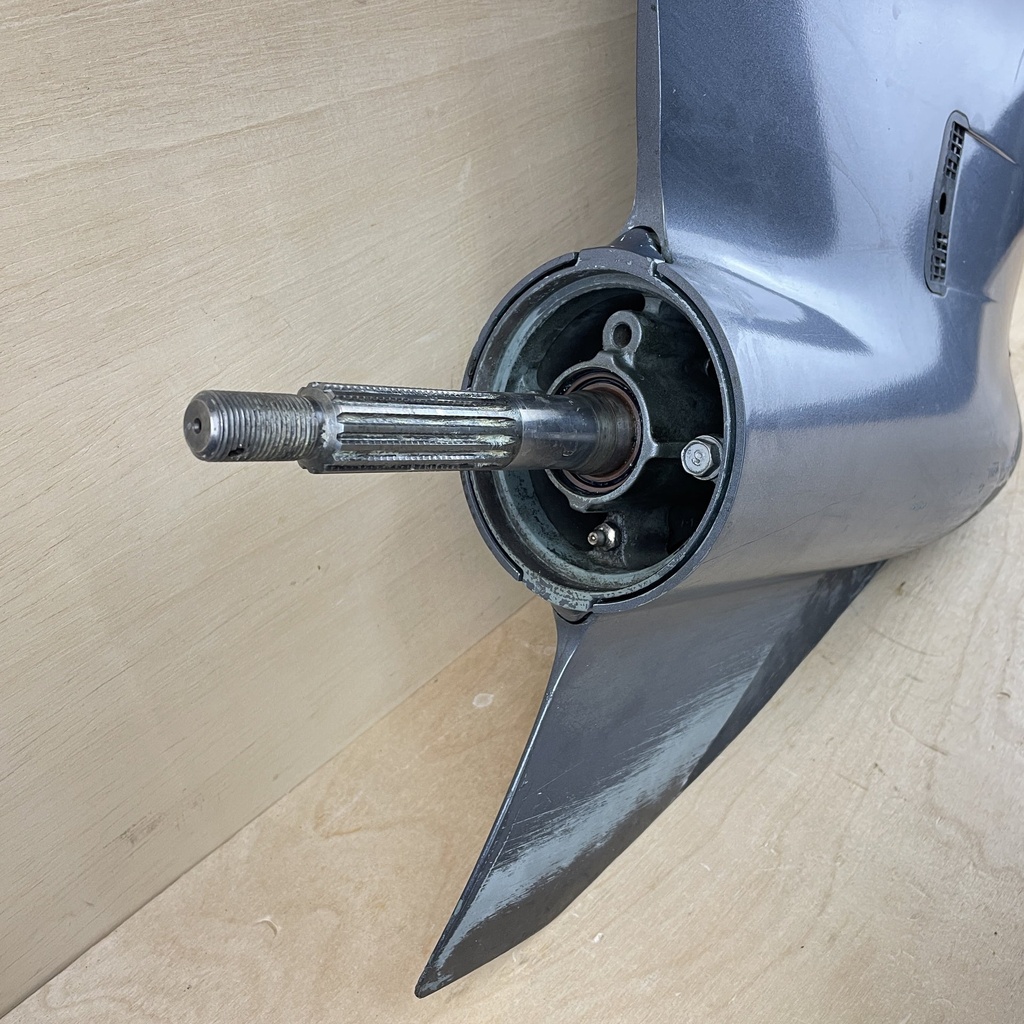 2015 Yamaha 250HP 4 Stroke 25" Lower Unit Gearcase RH 6P2-45300-41-8D