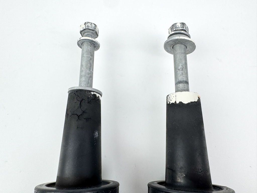 2005 Suzuki 140 HP 4 Stroke Outboard Lower Side Motor Mount Damper 54160-90J20 OEM