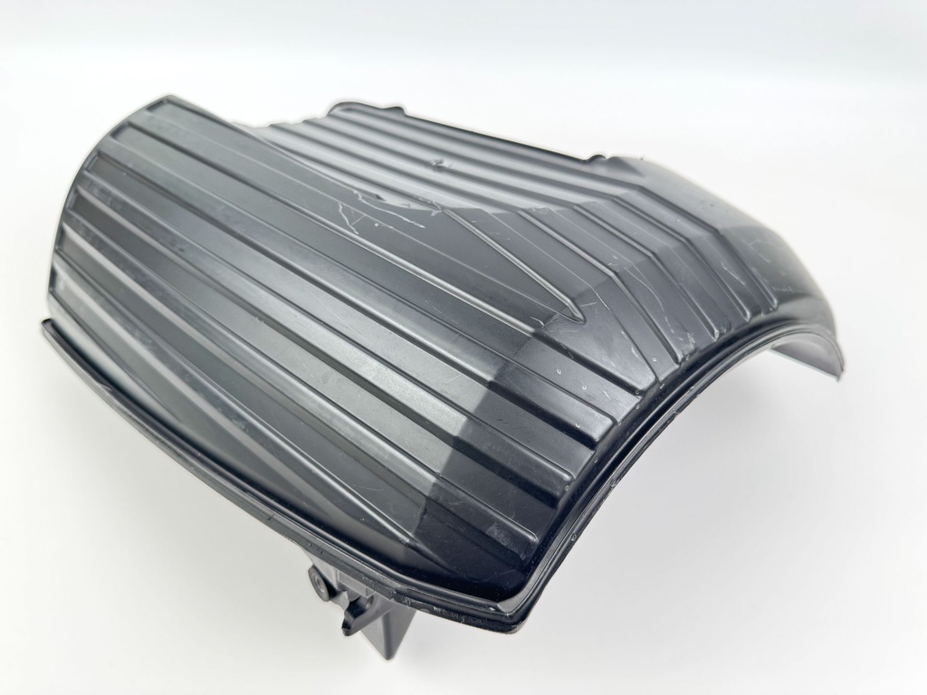 2005 Suzuki 140 HP 4 Stroke Outboard Intake Air Silencer Assembly 13810-90J01 OEM