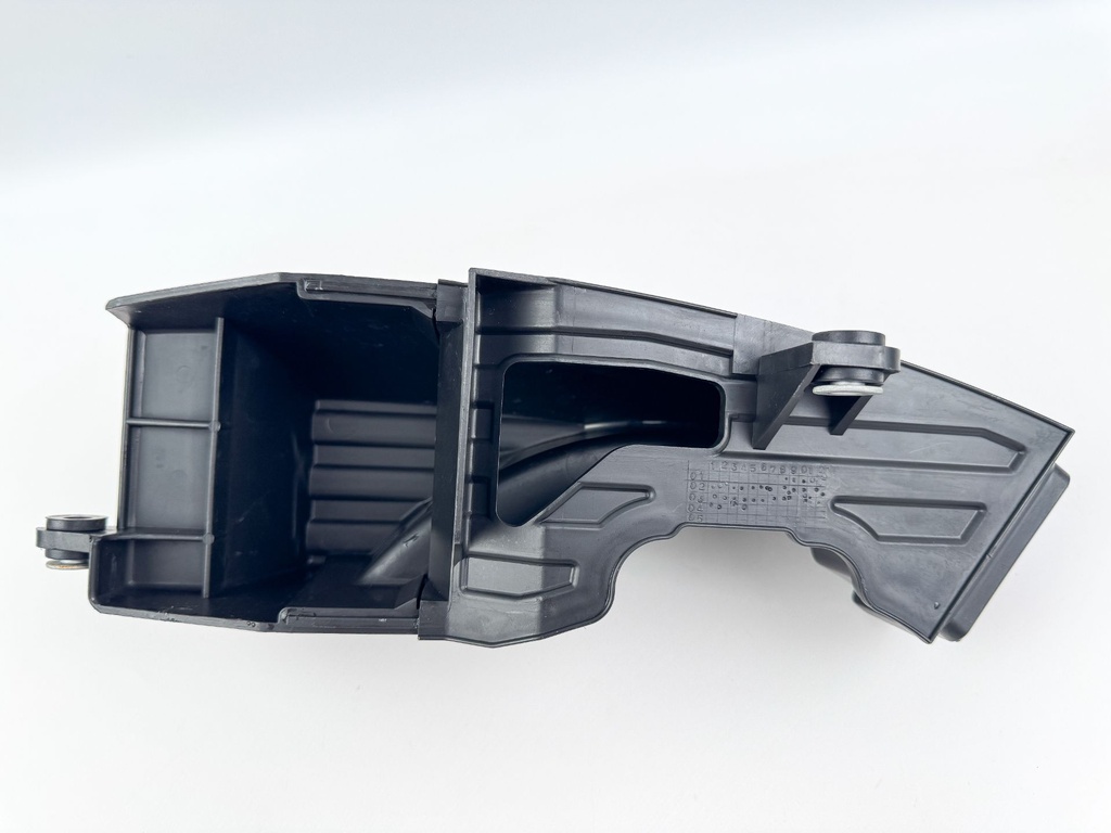 2005 Suzuki 140 HP 4 Stroke Outboard Intake Air Silencer Assembly 13810-90J01 OEM