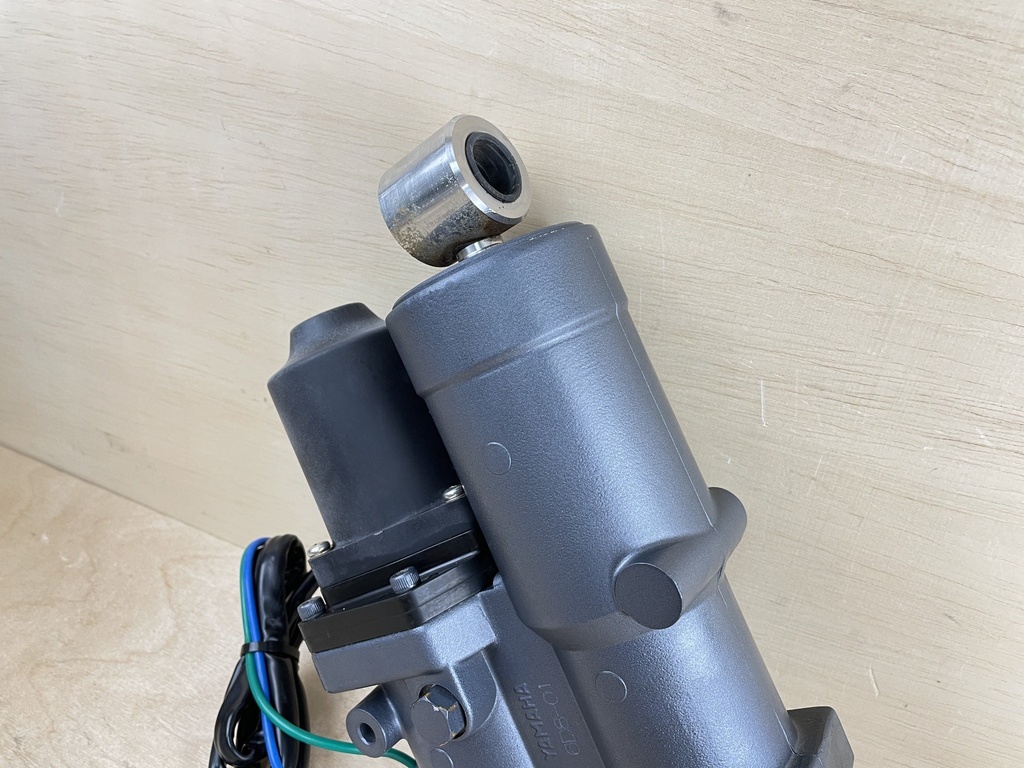 2010 Yamaha 90HP4 Stroke Outboard Power Trim & Tilt Unit Assembly 6D8-43800-01-8D