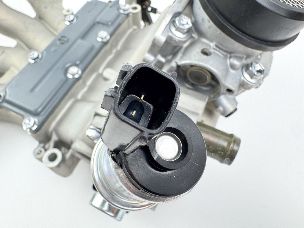 2005 Suzuki DF 140 140HP 4 Stroke Outboard Intake Manifold Complete