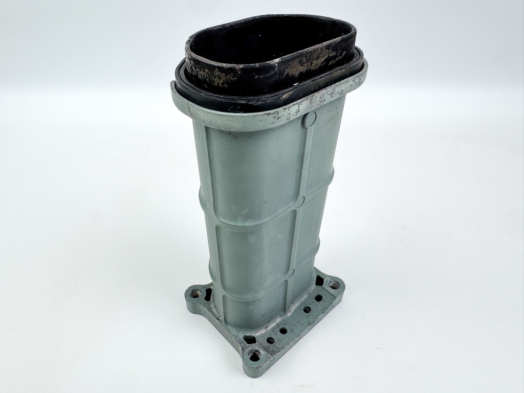 2005 Yamaha 250 HP 4 Stroke Outboard Exhaust Manifold 69J-41132-10-5B OEM