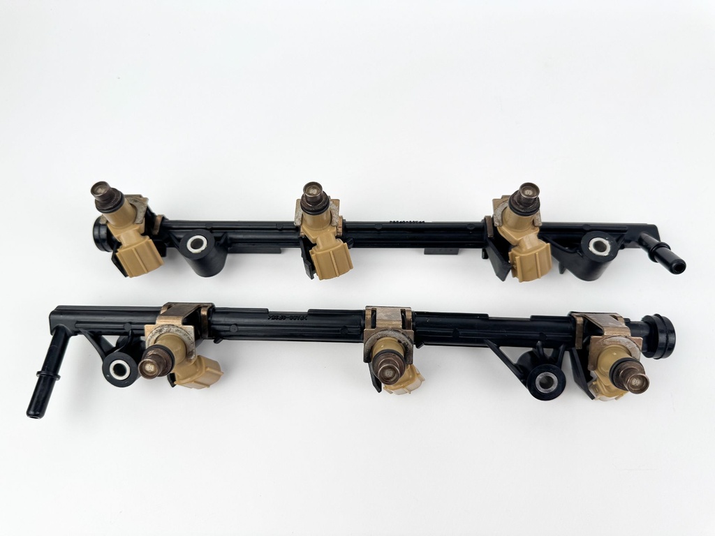 2005 Yamaha 250 HP 4 Stroke Outboard Fuel Injector Set W/ Rail 6P2-13761-00-00 OEM