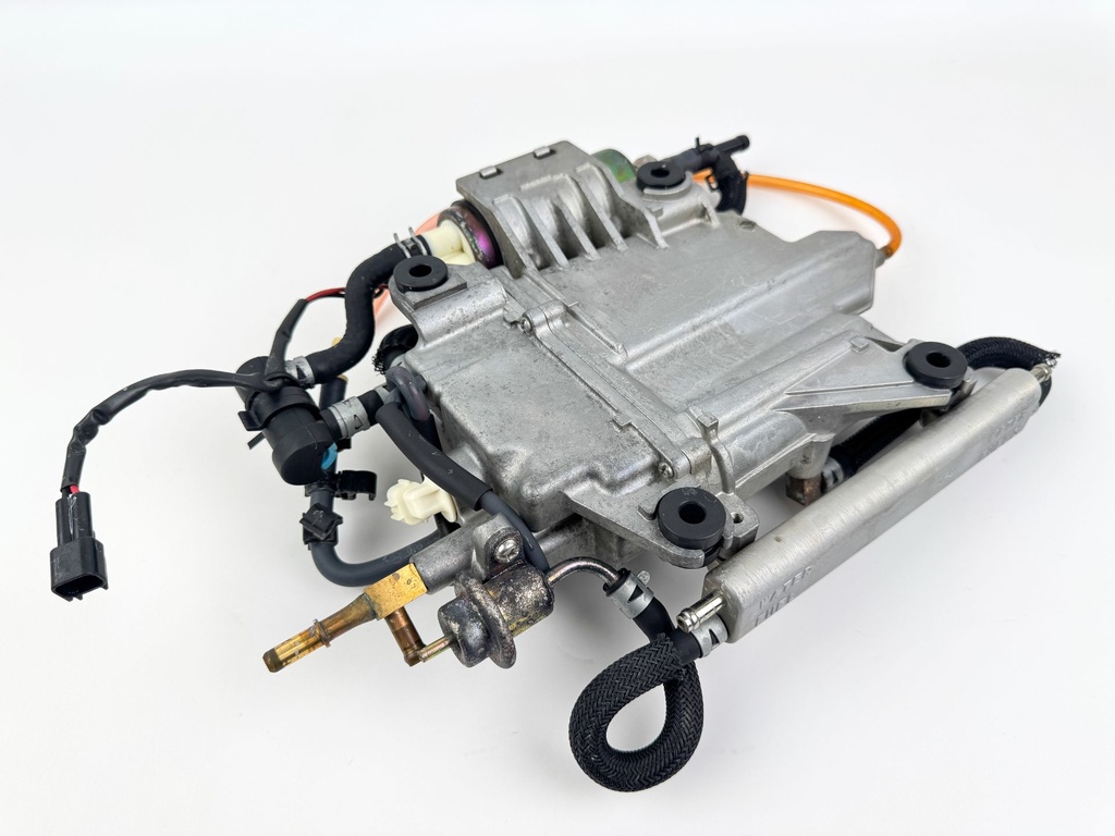 2005 Yamaha 250 HP 4 Stroke Outboard VST Float Chamber Assembly 6P2-14180-00-00 Parts