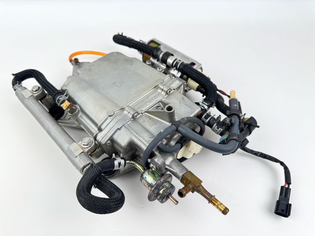 2005 Yamaha 250 HP 4 Stroke Outboard VST Float Chamber Assembly 6P2-14180-00-00 Parts