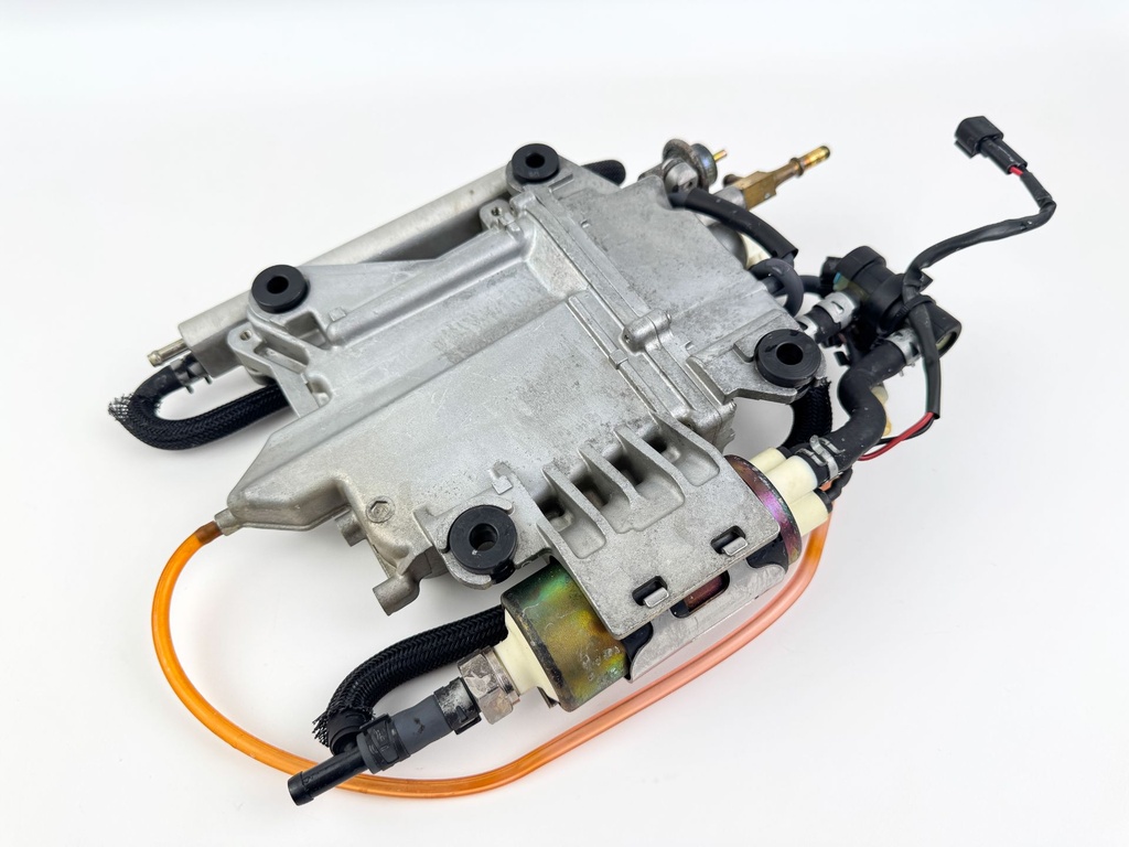 2005 Yamaha 250 HP 4 Stroke Outboard VST Float Chamber Assembly 6P2-14180-00-00 Parts