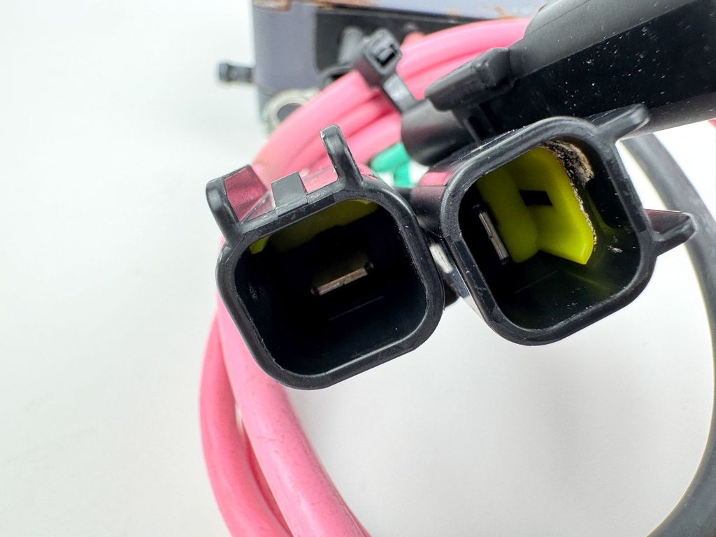 2005 Yamaha 250 HP 4 Stroke Outboard Rectifier & Regulator 6P2-81960-00-00 OEM