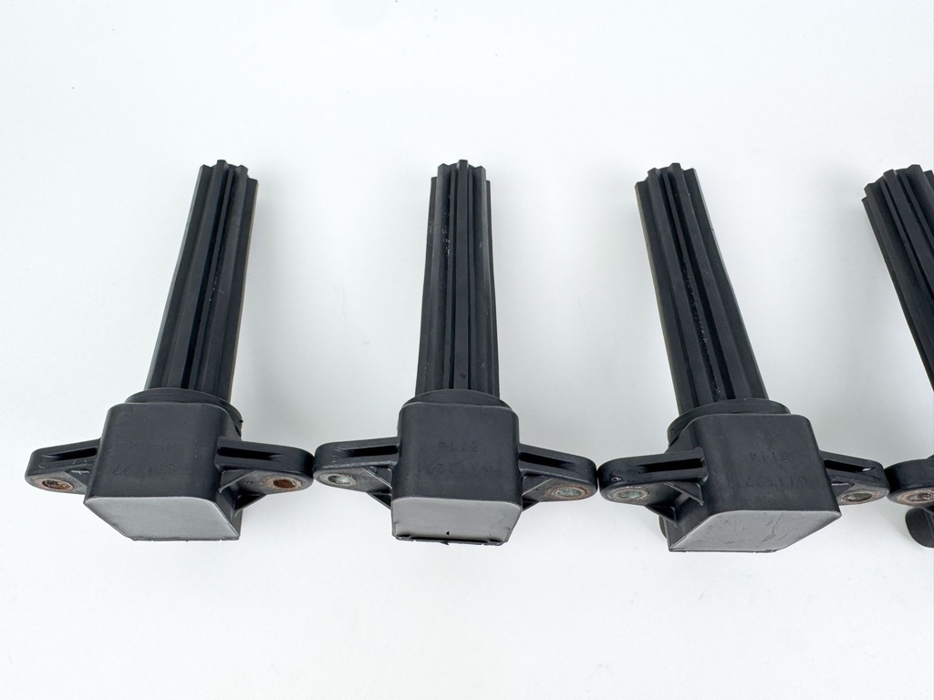 2005 Yamaha 250 HP 4 Stroke Outboard Ignition Coil Set 6P2-82310-00-00 OEM