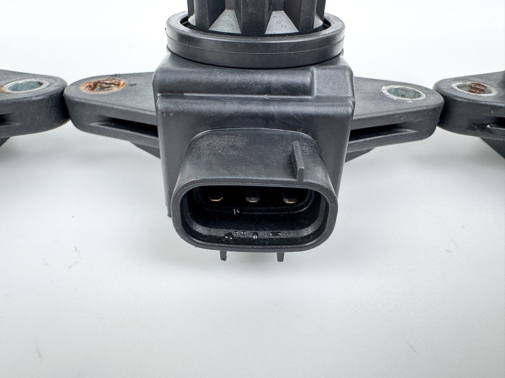 2005 Yamaha 250 HP 4 Stroke Outboard Ignition Coil Set 6P2-82310-00-00 OEM