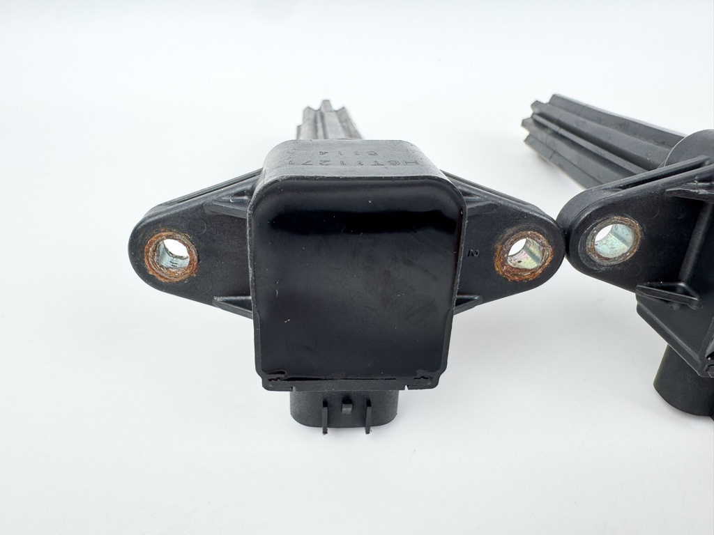 2005 Yamaha 250 HP 4 Stroke Outboard Ignition Coil Set 6P2-82310-00-00 OEM