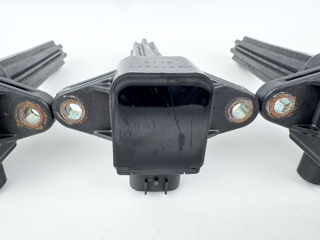 2005 Yamaha 250 HP 4 Stroke Outboard Ignition Coil Set 6P2-82310-00-00 OEM