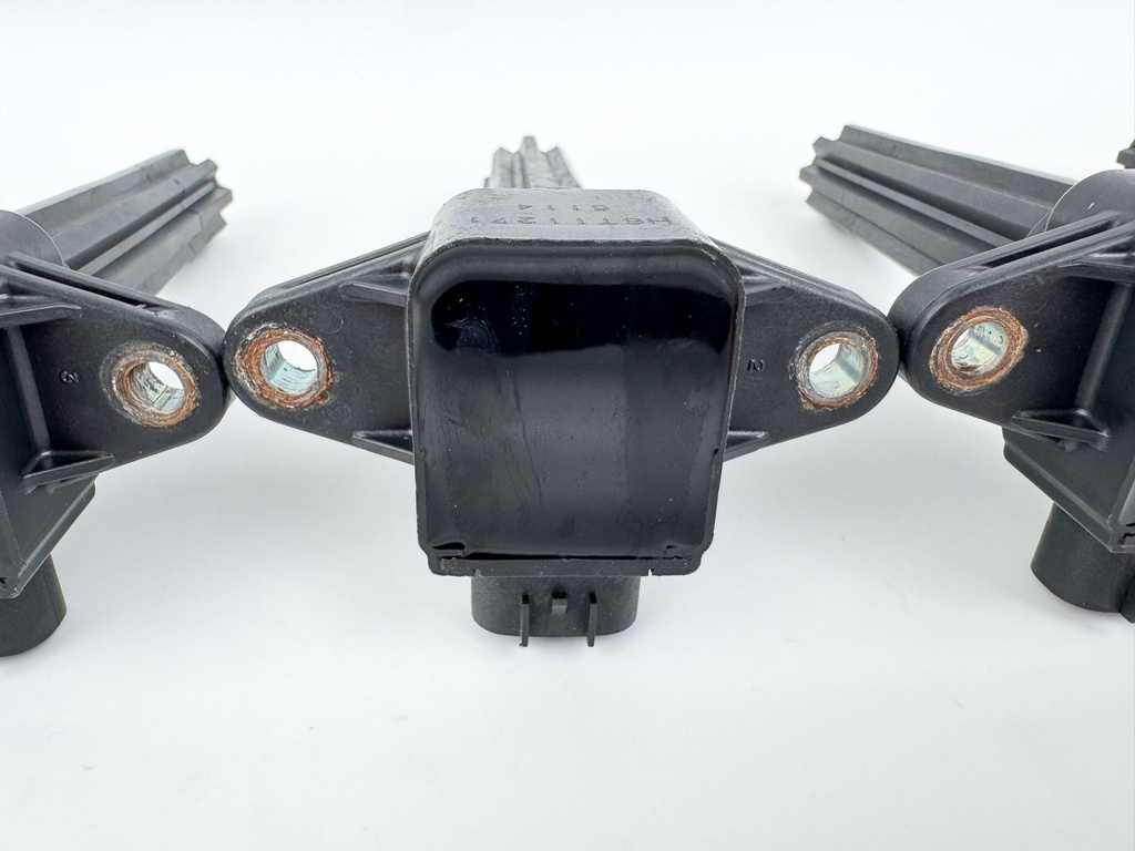 2005 Yamaha 250 HP 4 Stroke Outboard Ignition Coil Set 6P2-82310-00-00 OEM