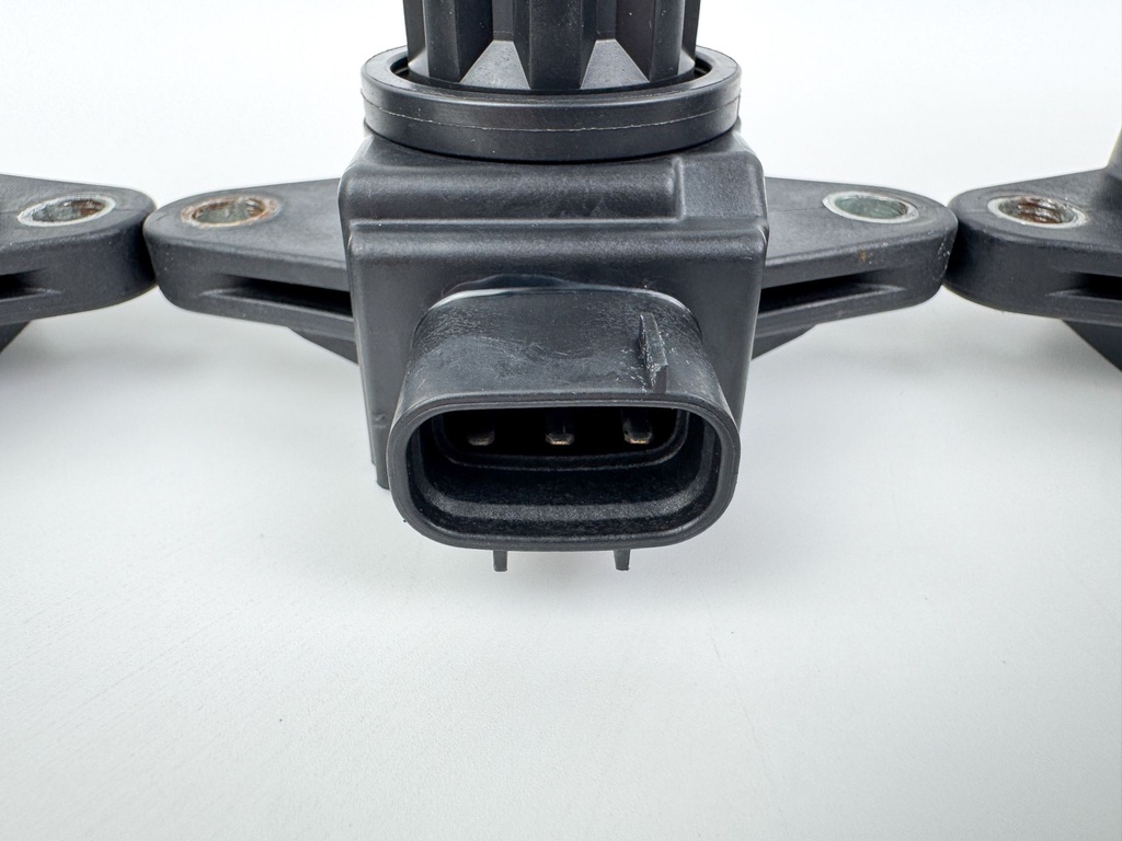 2005 Yamaha 250 HP 4 Stroke Outboard Ignition Coil Set 6P2-82310-00-00 OEM