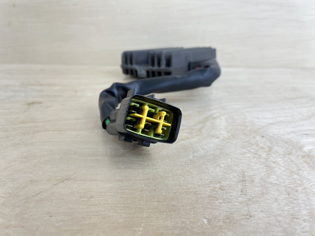 2010 Yamaha 90HP 4 Stroke Rectifier Regulator Assembly 6D8-81960-10-00