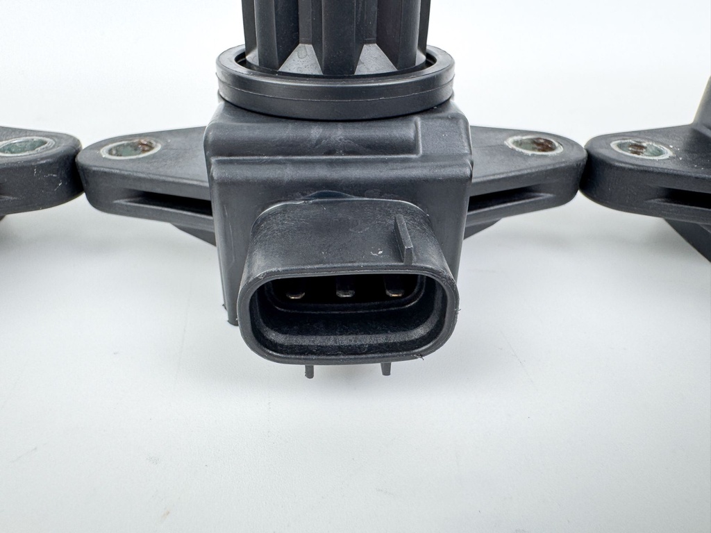 2005 Yamaha 250 HP 4 Stroke Outboard Ignition Coil Set 6P2-82310-00-00 OEM