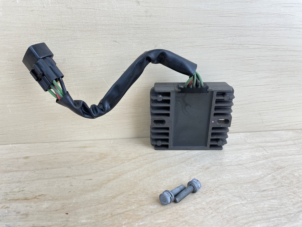 2010 Yamaha 90HP 4 Stroke Rectifier Regulator Assembly 6D8-81960-10-00