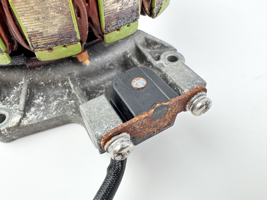 2005 Yamaha 250 HP 4 Stroke Outboard Coil Pulser Base Stator Assembly 6P2-81460-00-00 OEM